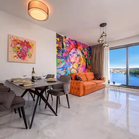 Penthouse Lux