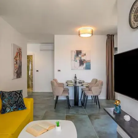 דירה Penthouse Lux רוגוזניצה