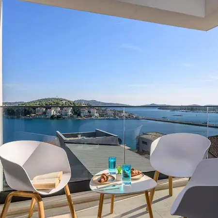 Penthouse Lux *