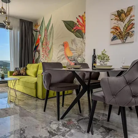 Penthouse Lux