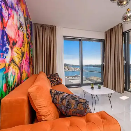 Penthouse Lux