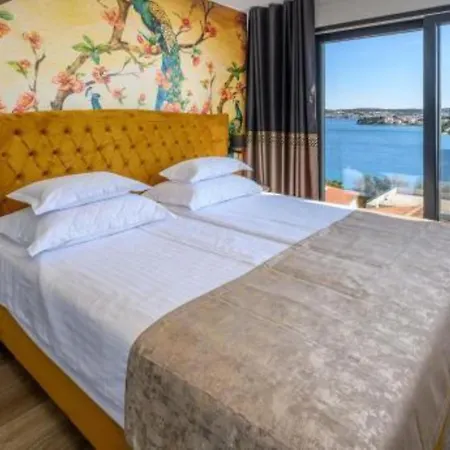 Penthouse Lux